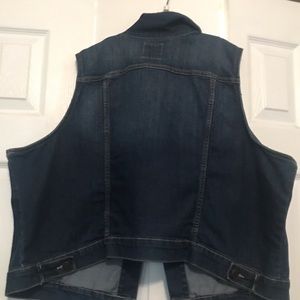 Old Navy Jackets & Coats - Old Navy sleeveless blue jean jacket Old Navy Jackets & Coats - Old Navy sleeveless blue jean jacket